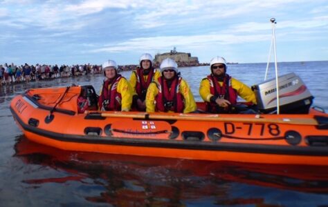 Flare fired as ocean rowing boat runs aground